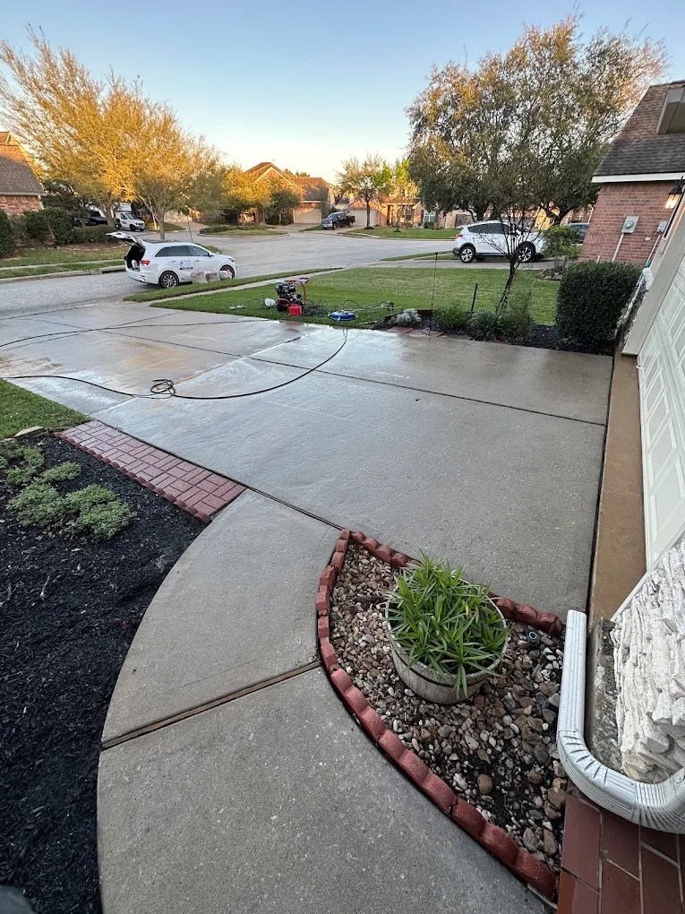Pressure Washing in Miami, FL